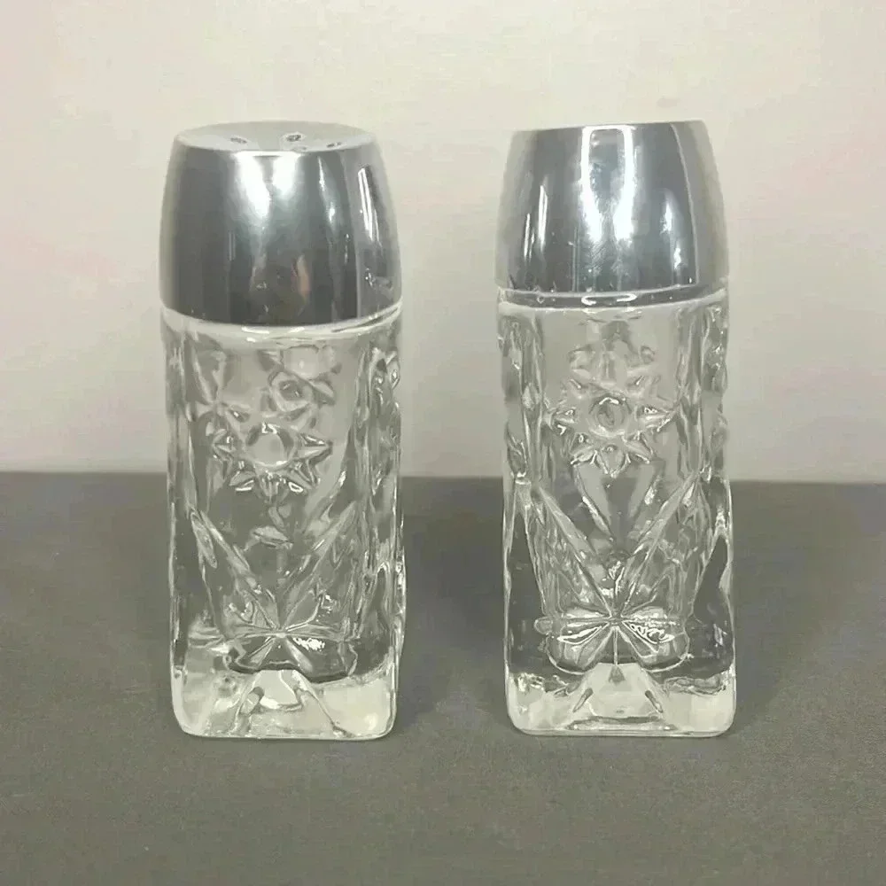 Anchor Hocking Pressed Cut Glass Starburst Salt And Pepper Shaker Set VTG